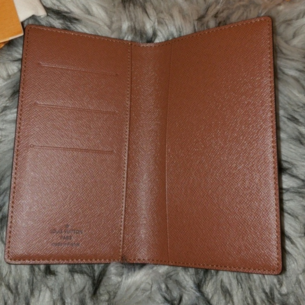 SOLD💥Authentic LV Pocket Agenda cover - Picture 3 of 7